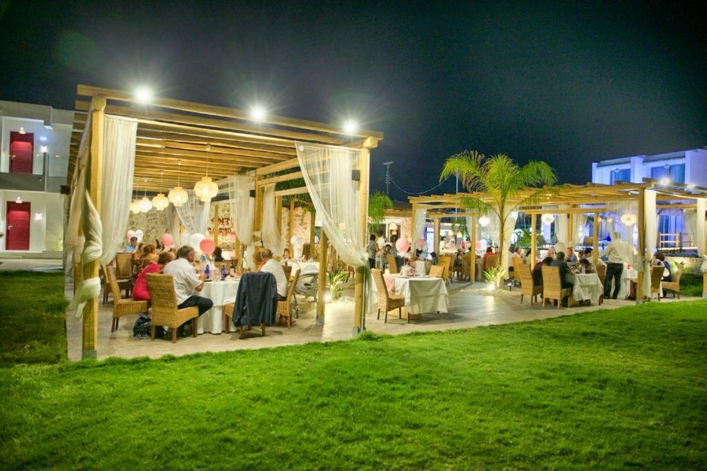 Alia Luxury And מלון האראקי