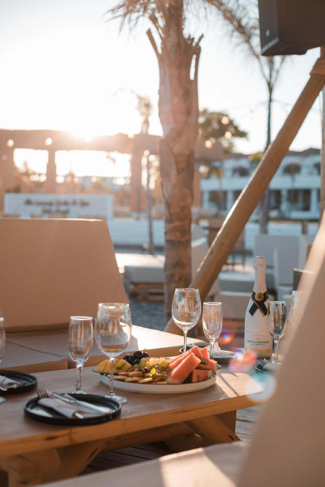 Alia Luxury And Hotel 3*